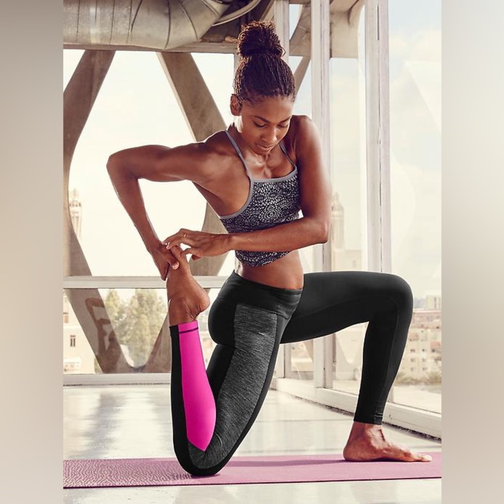 Athleta Colorblock Revelation Tights in Black & Pink, size XS